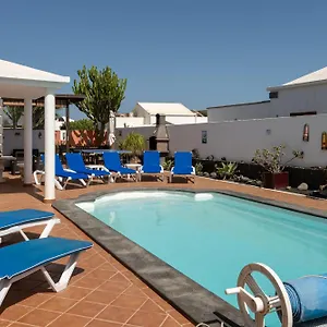 Villa Utopia, Villa 4 Bedrooms Close To Old Town, Heated Pool With Complete Privacy, Playa Blanca (Lanzarote)